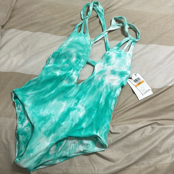 NEW Becca One Piece - Picture 2 of 6